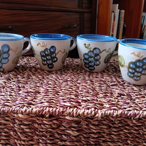 John B Taylor Pottery Set of 4 Coffee Tea Mugs Blue Grapes