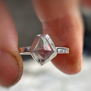 Bague tourmaline pastèque en argent sterling faite main | Pierre taillée en rose | Bijoux personnalisés avec pierre de naissance d'octobre | cadeau d'anniversaire pour elle
