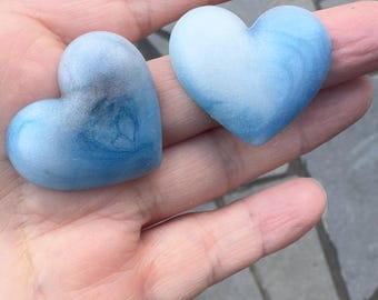 Aretes con forma de corazón de amor de resina hinchada
