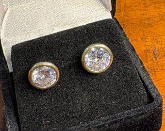 Orecchini a perno vintage italiani in argento sterling .925 placcato oro vermeil con incastonatura a castone - Ital