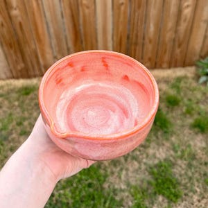 Chawan de porcelana en tono rosa melocotón hecho a mano - Cuenco para matcha: Cerámica
