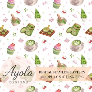 Könnte beinhalten: Ein digitales nahtloses Muster mit Matcha-Tee-Elementen. Das Design umfasst Matcha-Latte, Cupcakes mit Erdbeeren, Matcha-Eis und Teezeremonie-Werkzeuge, alles vor einem weißen Hintergrund. Das Muster enthält auch den Text "Ayola Designs".