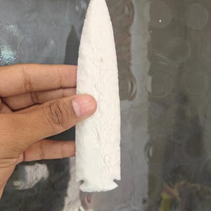 White Jade Arrowhead: Handcrafted Crystal Spearhead - Spiritual Decor