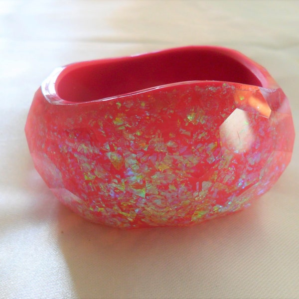 Vintage Hot Pink Silver Glitter Faceted Asymmetric Plastic Lucite Bangle Bracelet Retro Chic