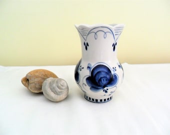Vintage Russian Gzhel Hand Painted Blue and white Porcelain Posy Vase Ethnic Design 13 cm
