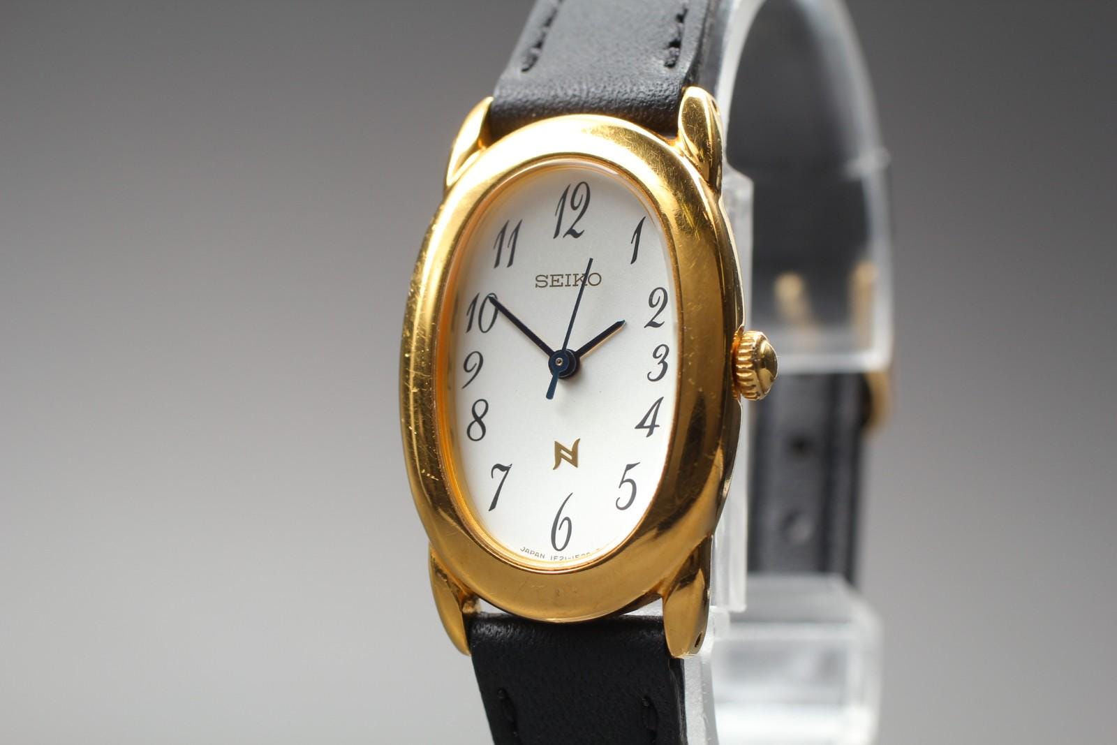 Seiko Tisse 1F21‑5A00 ゴールド Seiko Oval 1F21-5A00 Vintage Women's Watch in Gold