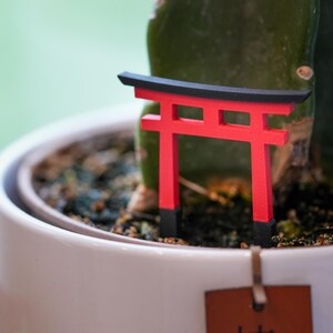 Miniature Torii Gate Plant Pot Decoration | 3D Printed Japanese Decor | Bonsai Accessory | Zen Garden Ornament Gift