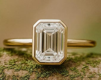 Anillo solitario con bisel de talla esmeralda de 3 quilates / Anillo de compromiso con bisel de esmeralda / Anillo de boda con bisel de talla esmeralda / Anillo con circonita cúbica simulada de diamante