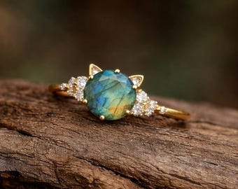 Anillo de compromiso redondo con labradorita y gato, anillo vintage único de oro macizo de 14 k, anillo de bodas con orejas de gato, regalo de aniversario y promesa para amantes de los gatos.