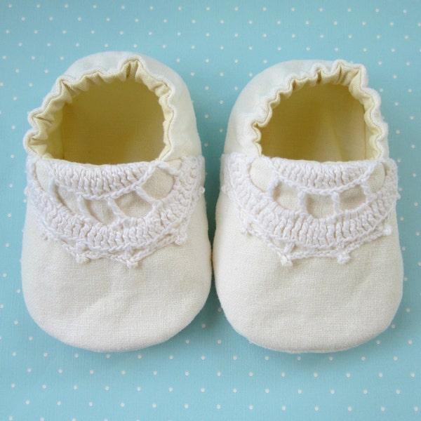 Baby Booties Ivory Linen and Lace - Size 1