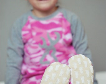 Happy Feet Pajamas Pattern: 2-piece footed pajamas, footed pants