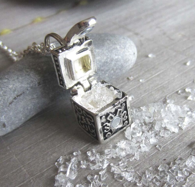 Secret compartment necklace prayer box jewelry secret keeper locket wiccan pagan occult poison necklace witch aesthetic image 2