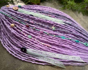 Dreadlocks sintéticos lilás com textura boho, 56 cm (22 polegadas)