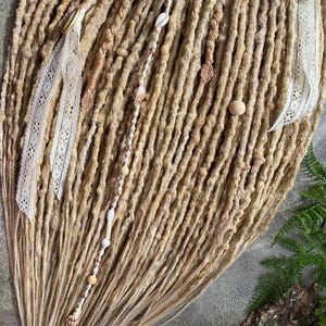 Warm blonde synthetic textured dreadlocks, double single ended crochet dreadlock extensions, DE SE bumpy bohemian dreads, 21-22 inches