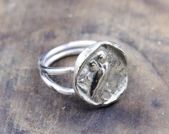 Handgemaakte sterlingzilveren ring met uilenmunt – oude Griekse sieraden