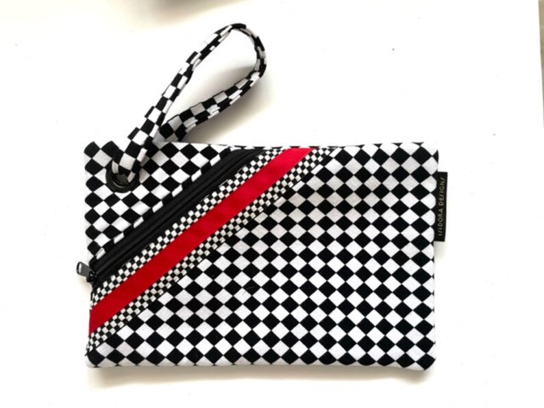 Checkered flag wristlet, Racing speed theme , Racing flag pattern wristlet, Gift motorsport lovers, Speed flag wristlet purse, Ready-to-Ship image 1