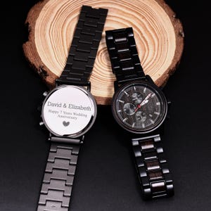 Reloj de nogal grabado personalizado, regalo de aniversario para él