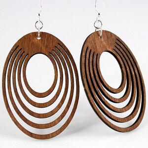Ovals Offset Wood Earrings from Reforested trees 画像 3