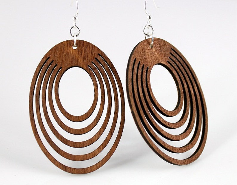 Ovals Offset Wood Earrings from Reforested trees 画像 3