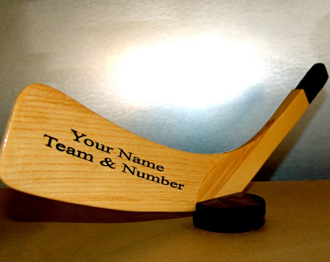 Hockey fan personalized blade with puck holder