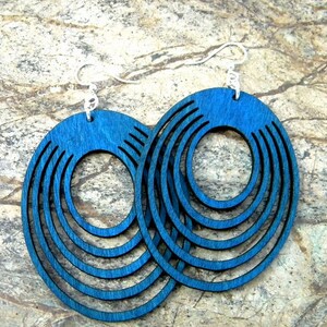 Ovals Offset Wood Earrings from Reforested trees 画像 4