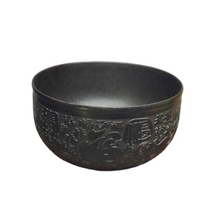 Ciotola vintage in bronzo con il simbolo dei cento tesori Fu, ciotola per offerte di ricchezza secondo il Feng Shui e regalo di benedizione.