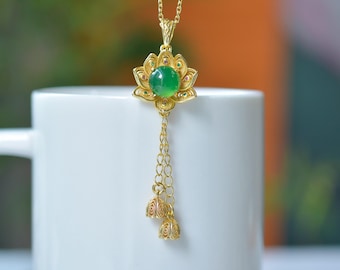 Gold-Plated Spider Pendant Necklace: Emerald Agate, Pink Gemstone