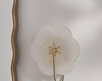 ハンドメイドの大理石の花の壁取り付け用燭台 - 真鍮のアクセント照明