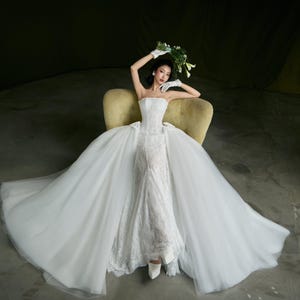 Luxe klassieke strapless kanten trouwjurk – zeemeermin-bruidsjurk met afneembare overrok, elegante ivoorkleurige trouwjurk