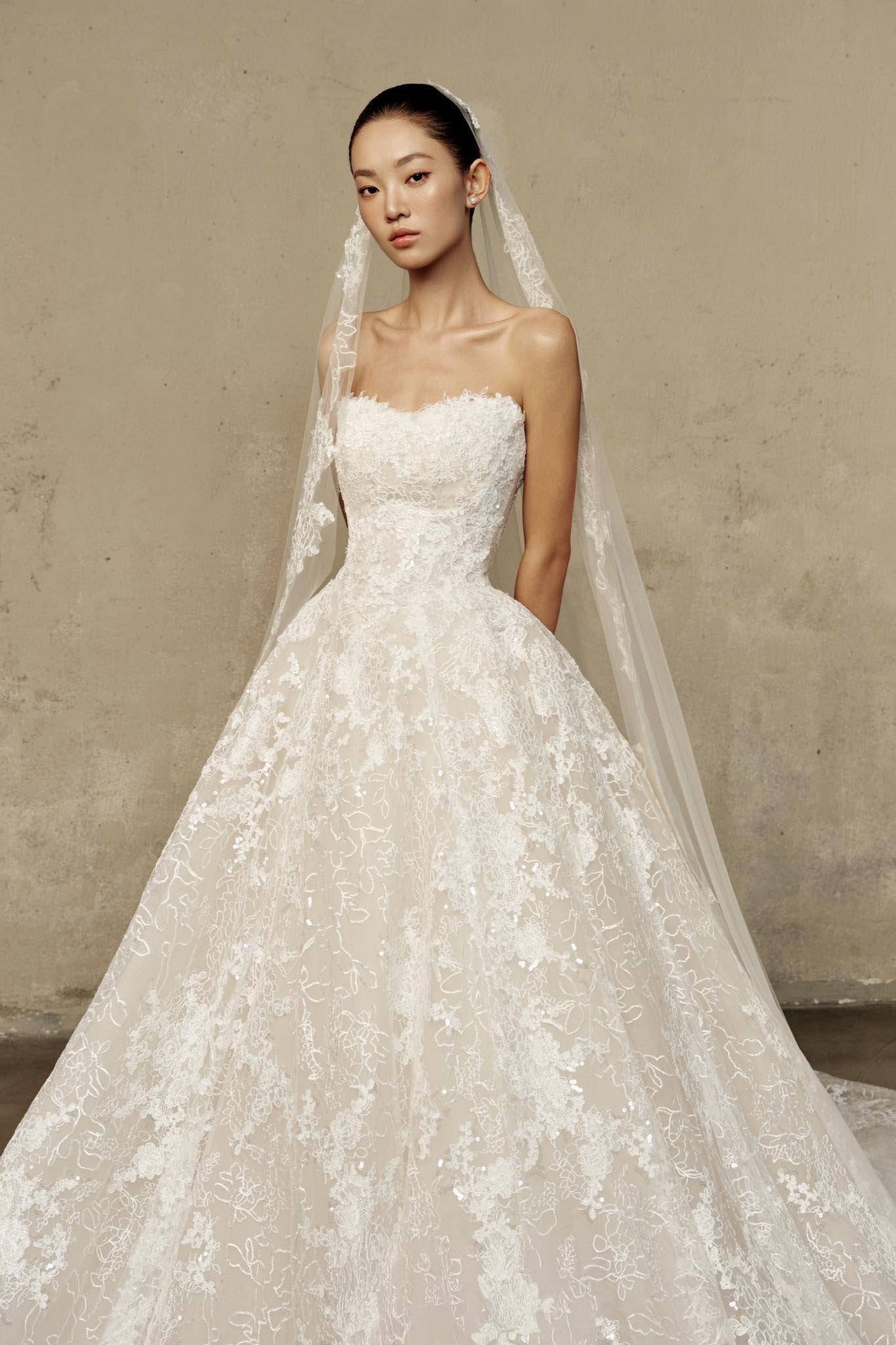 Bridal Collection Oscar De La Renta Wedding Dress 2019 Oscar De La Renta Look 14 Spring ' Bridal Collection Oscar De La Renta Wedding Dress 2019 Oscar De La Renta Look 14 Spring '