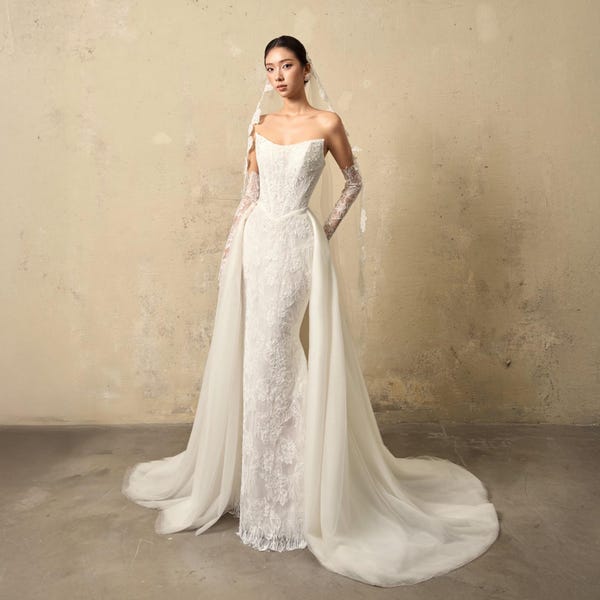 Lace Mermaid Wedding Dress, Elegant Strapless Bridal Gown, Fitted Lace Bridal Dress with Train, Modern Mermaid Wedding Gown, Custom Made