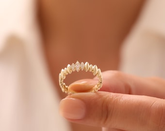 Unique Geometric Ring : Solid Gold Band