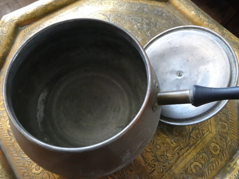 Vintage English copper metal saucepan cooking pot with lid circa 1950's / EVE of Europe image 2