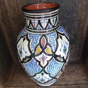 Vintage Moroccan large blue white pottery vase pot display circa 1950-60&#39;s / EVE of Europe