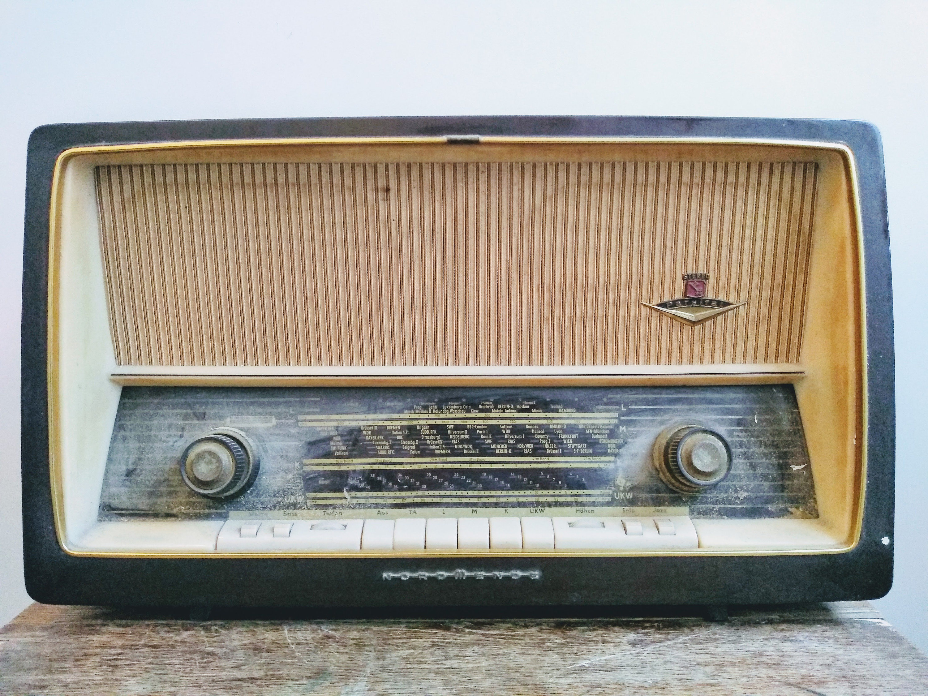 ※ジャンク品　Nordmende ヴィンテージラジオ　ドイツ製 ヴィンテージ 西ドイツ製 大型バルブラジオ Nordmende 木製