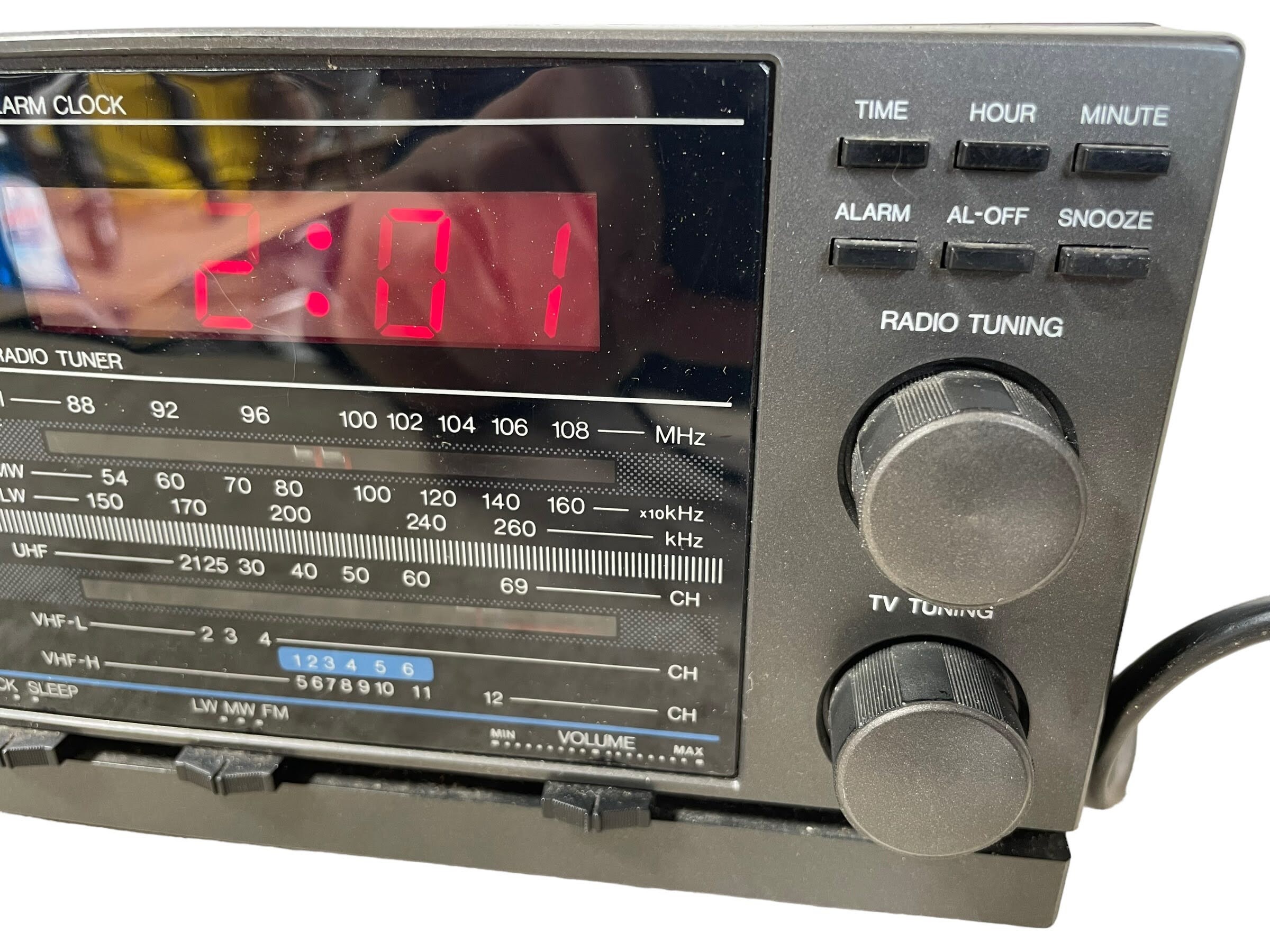 YOKO Radio Reveil FM MW LW Dual Display Clock Radio Bon État