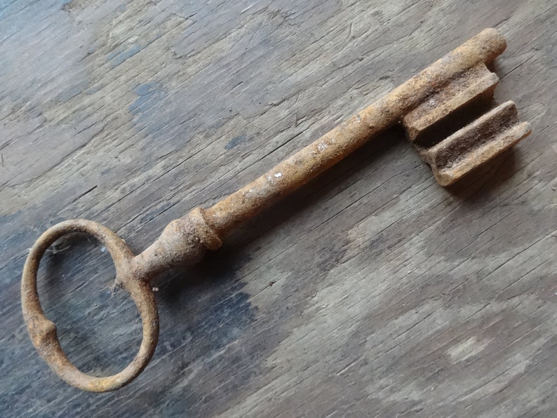 Antique French Rusty Large Key Lock Skeleton Ch\u00e2teaux Castle Estate circa 1900-20/'s English Shop
