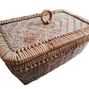 Vintage South East Asia Thai Burmese Ratten Woven Small Lidded Storage Jewellery Catch-All Box circa 1950-60&#39;s / EVE of Europe
