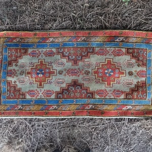 Vintage Oriental Kilim Hand Tied Decorative Floor Mat Carpet Rug circa 1970-80's / EVE of Europe