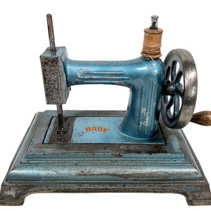 Vintage Baby Cast Iron Manual Sewing Machine Toy Industrial Decor Display Old Spares Repairs Prop c1930&#39;s / EVE