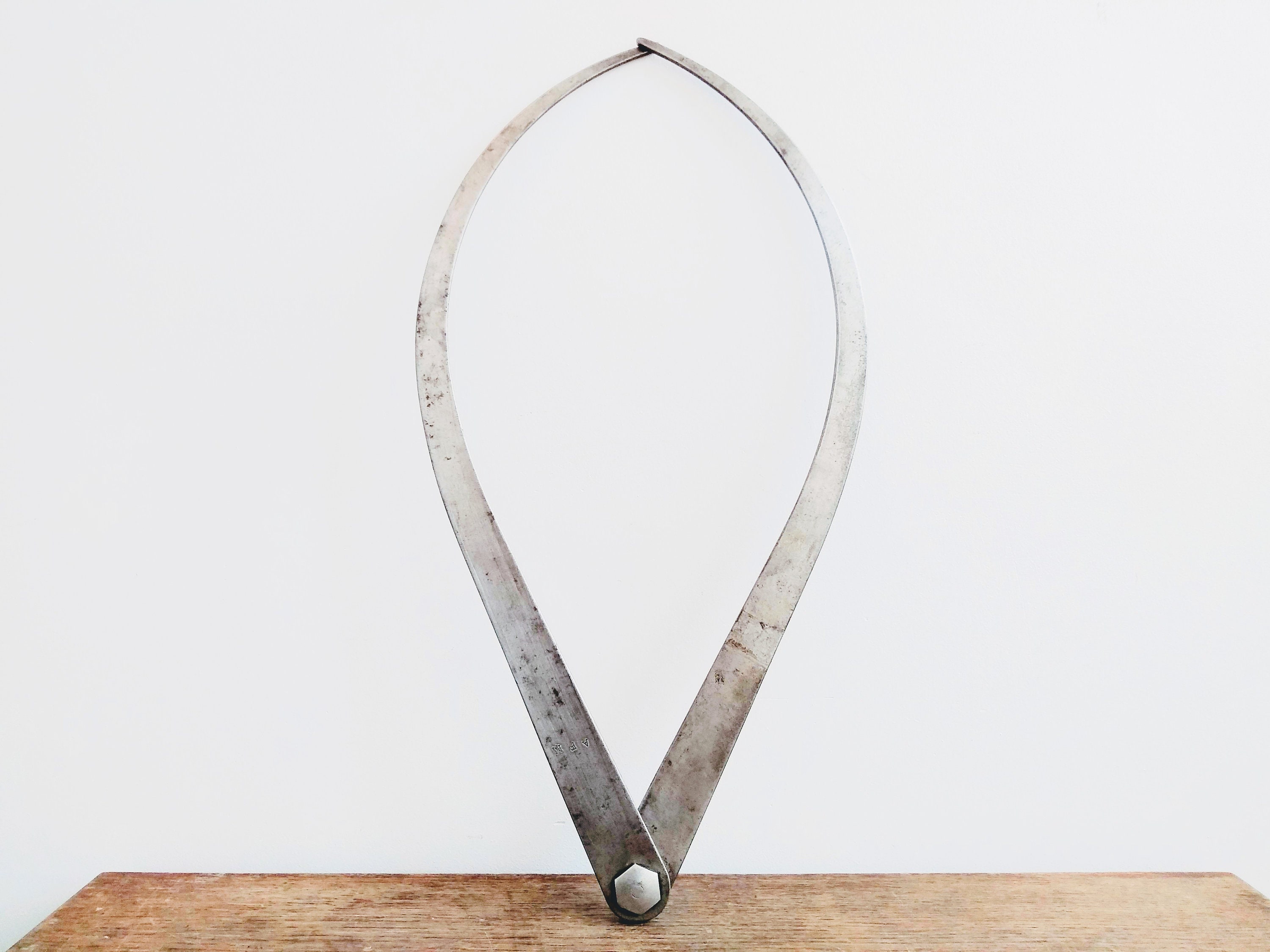 Outils anciens Bonne paire de trépieds en laiton x2 - Catawiki