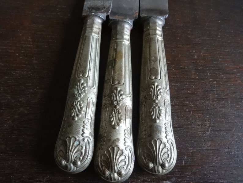Vintage English dinner knifes collection set cutlery flatware silverware tarnish patina plate loss circa 1920-1930/'s English Shop