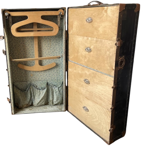 Antique English the Victor Large Travelling Suitcase Leather Metal