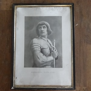 Antique French Bienheureuse Jeanne D&#39;Arc Joan Of Arc Glass fronted Print Picture Wallhanging circa 1911 / EVE of Europe