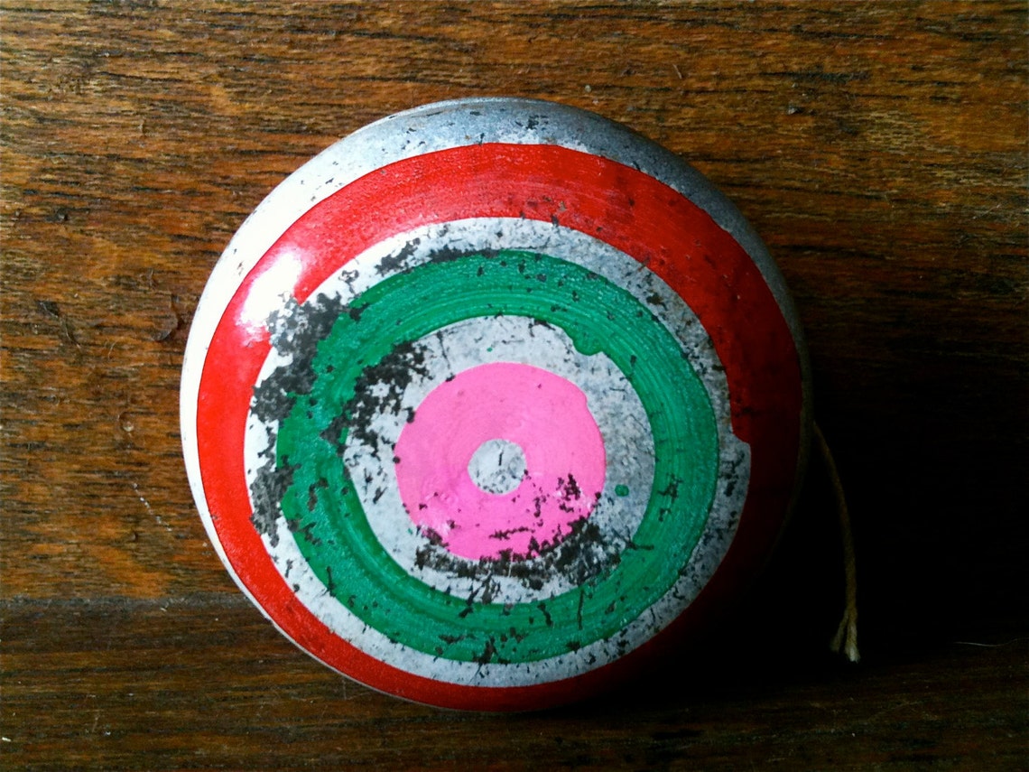 Vintage Yoyo Toy Circa 1950's / EVE of Europe Etsy