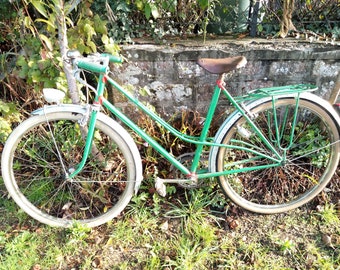 Vintage französisches grünes Damen-Singlespeed-Cruiser-Fahrrad mit fetten Reifen, guter Originalzustand, ca. 1960-70er Jahre / EVE of Europe