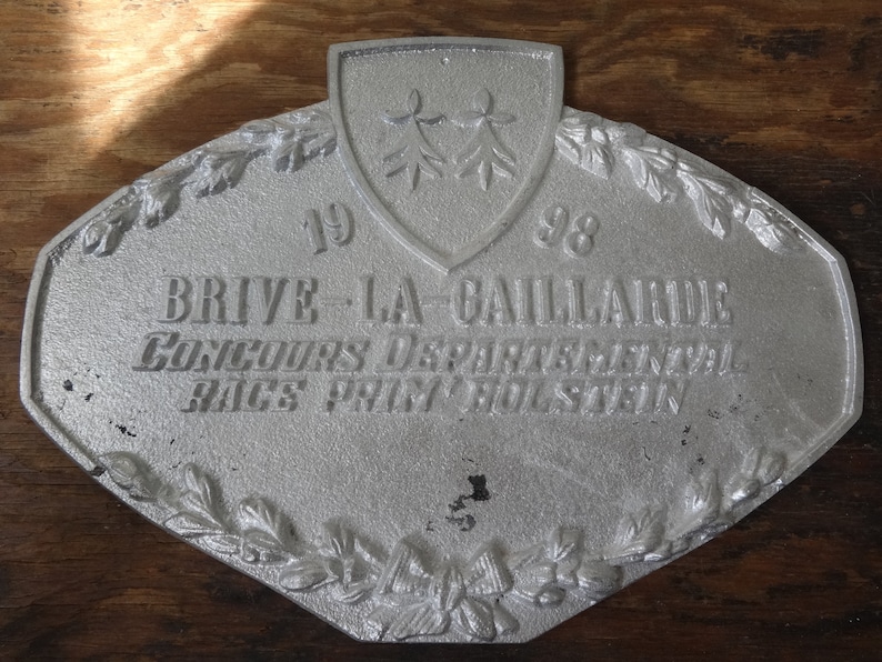 Vintage French agricultural farming beef cattle cow livestock metal prize trophy plaque agriculture prize Concours circa 1998 English Shop