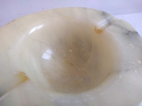 Vintage Italian Alabaster Marble Stone Heavy Circular Ashtray Ash