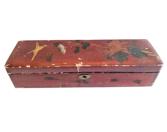 Caja de almacenamiento vintage de madera japonesa esmaltada con diseño de flores y pájaros, circa 1950-60 / EVE of Europe
