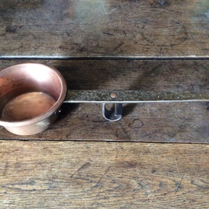 Vintage French hanging copper cooking pot saucepan with long handle 1950-60&#39;s / EVE of Europe